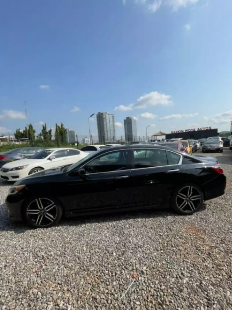 Honda Accord   - 2016