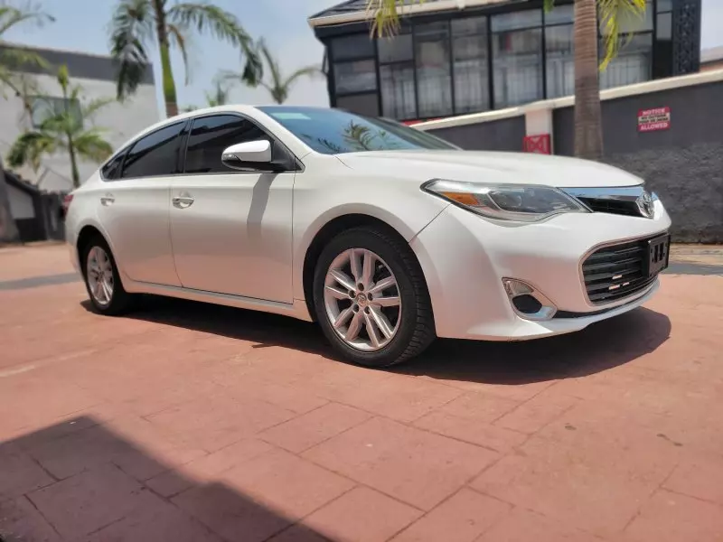 Toyota Avalon   - 2014