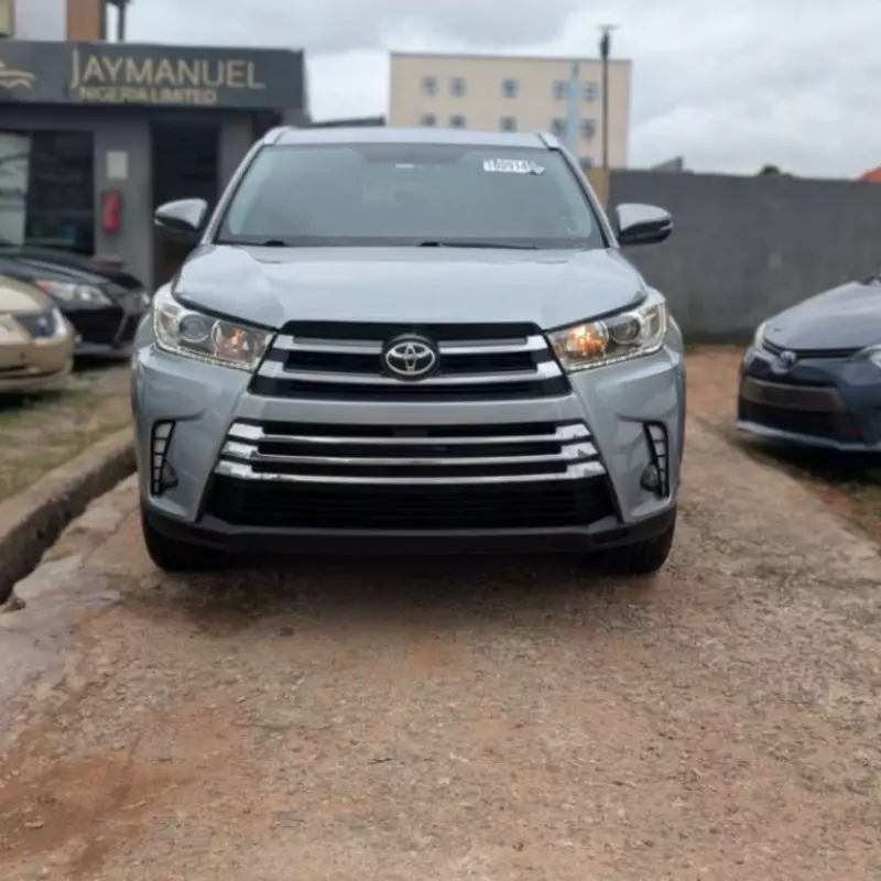 Toyota Highlander   - 2015