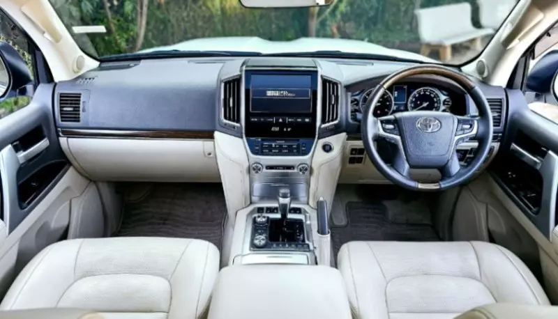 Toyota Land Cruiser V8   - 2020
