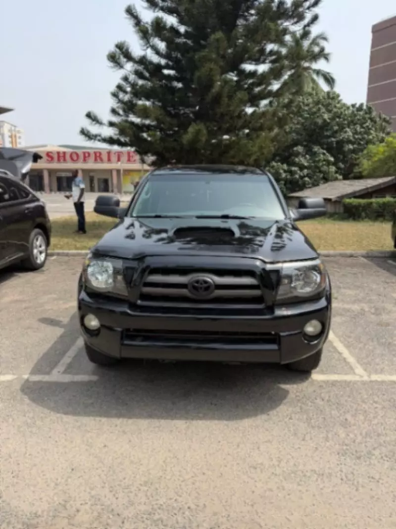 Toyota Tacoma   - 2010