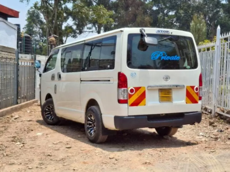 Toyota Hiace   - 2014