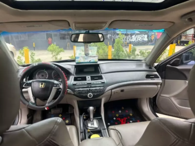 Honda Accord   - 2009