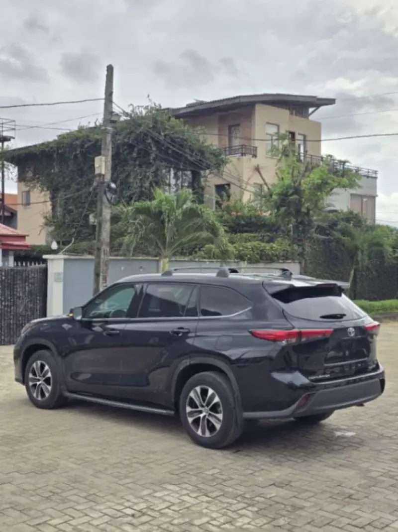 Toyota Highlander   - 2022