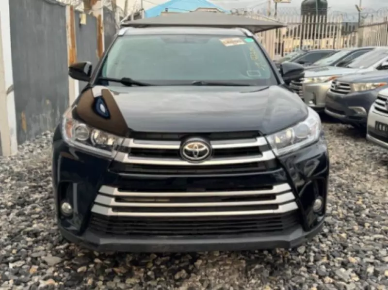 Toyota Highlander   - 2015