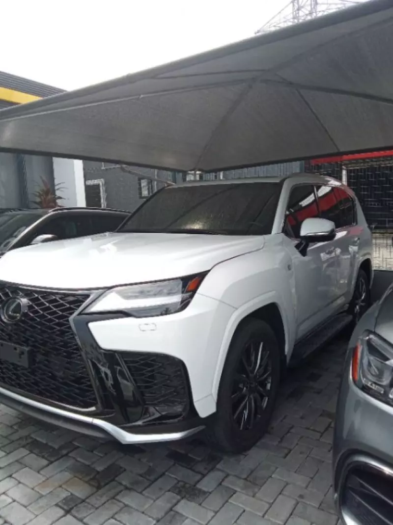 Lexus LX 600   - 2022