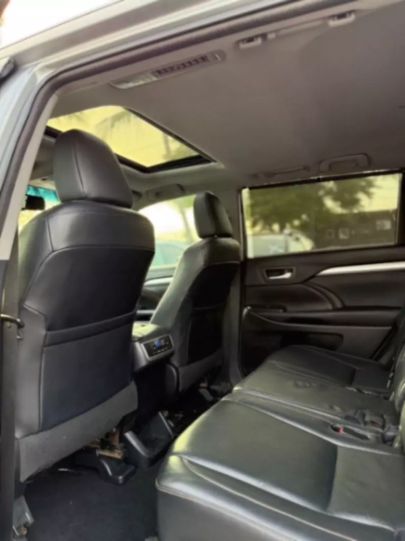 Toyota Highlander   - 2015