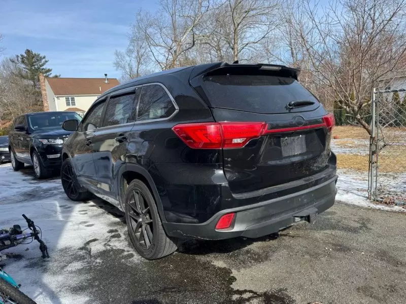 Toyota Highlander   - 2015