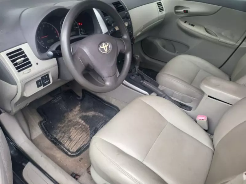 Toyota Corolla   - 2009