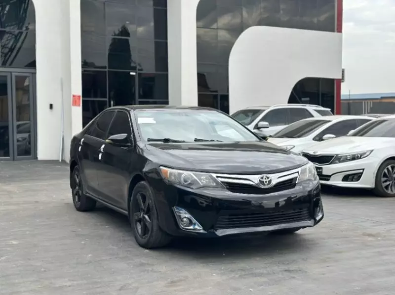 Toyota Camry   - 2012