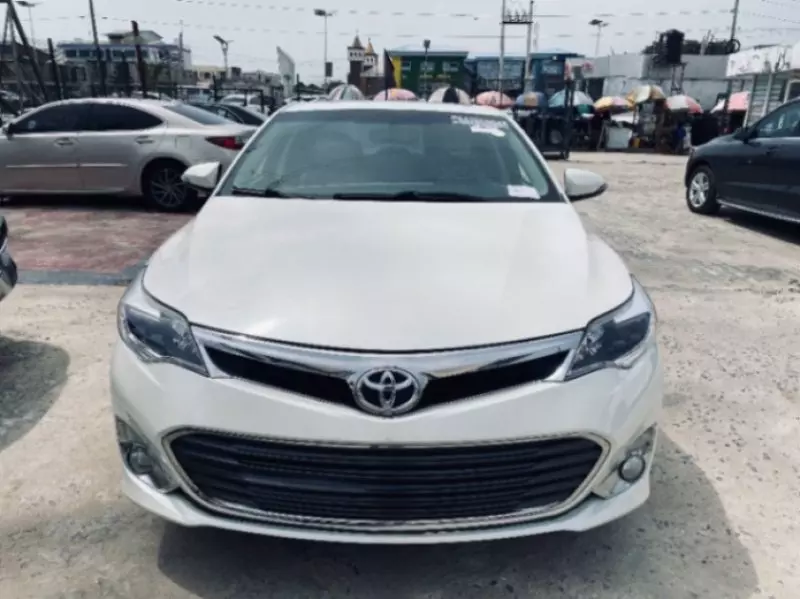 Toyota Avalon   - 2014