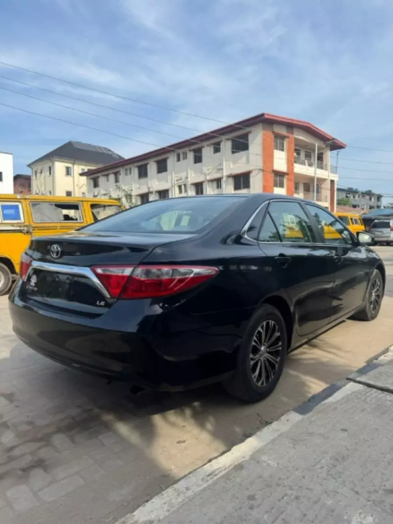 Toyota Camry - 2016