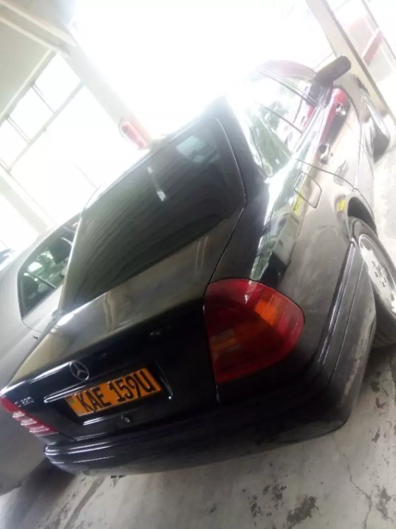Mercedes-Benz C220   - 2002