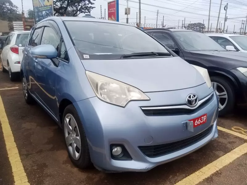 Toyota Ractis   - 2012