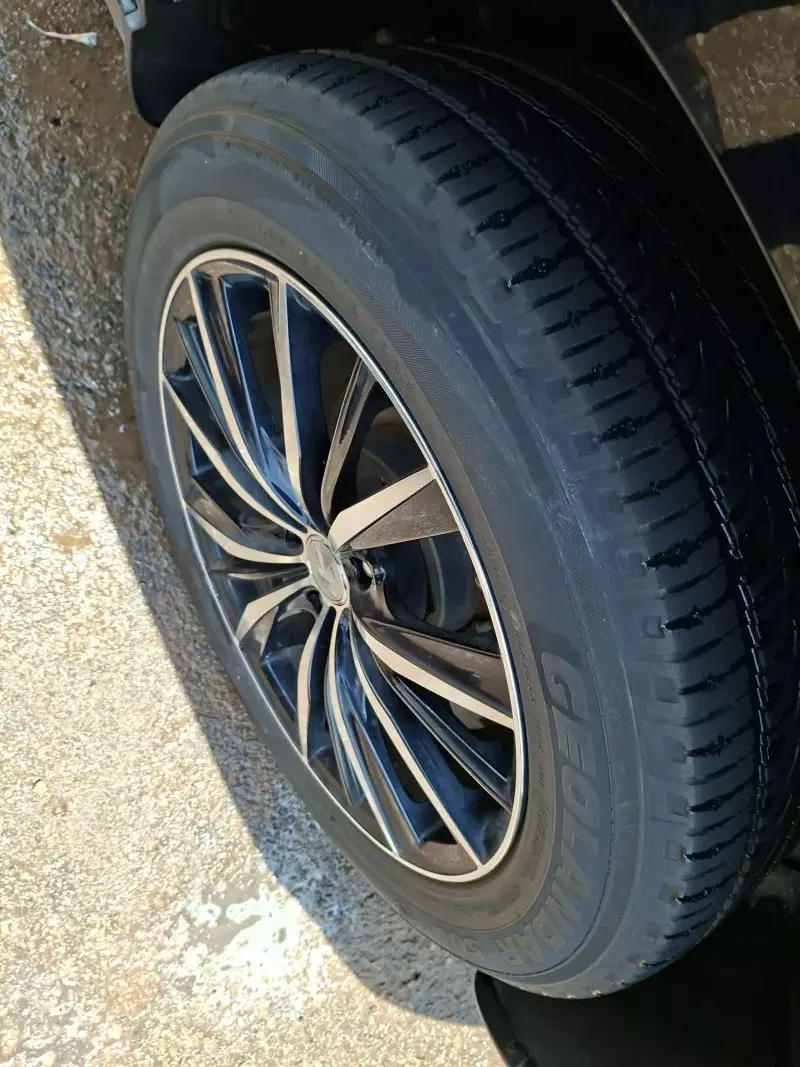 Toyota Harrier   - 2017