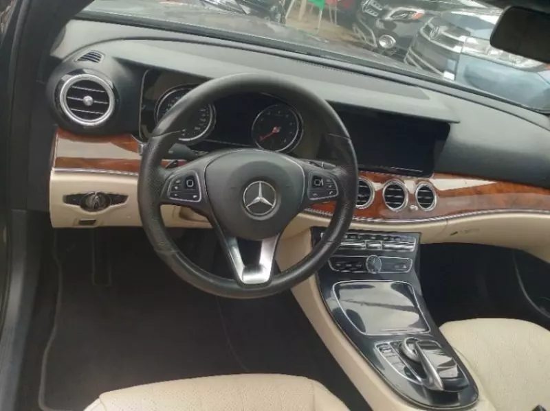 Mercedes-Benz E 300   - 2017