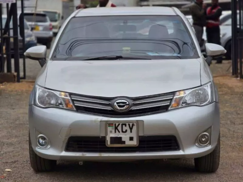 Toyota Axio    - 2013