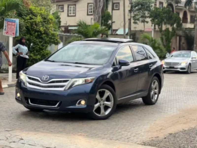 Toyota Venza   - 2015