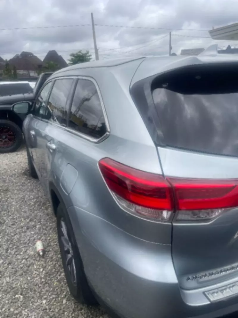 Toyota Highlander   - 2019