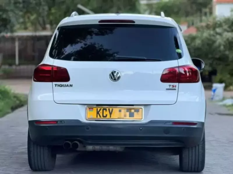 Volkswagen Tiguan   - 2013
