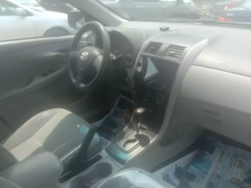 Toyota Corolla   - 2010