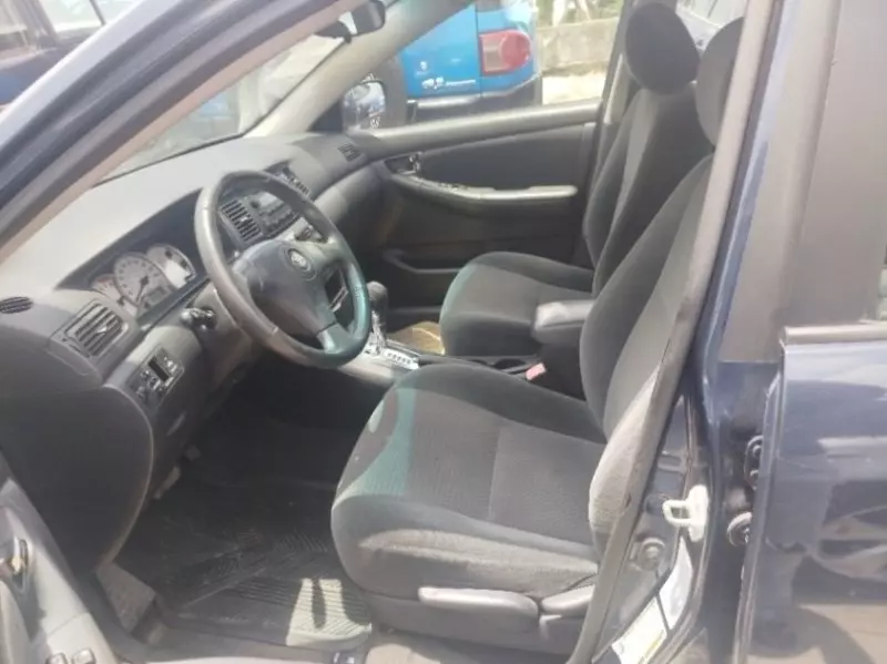 Toyota Corolla   - 2005