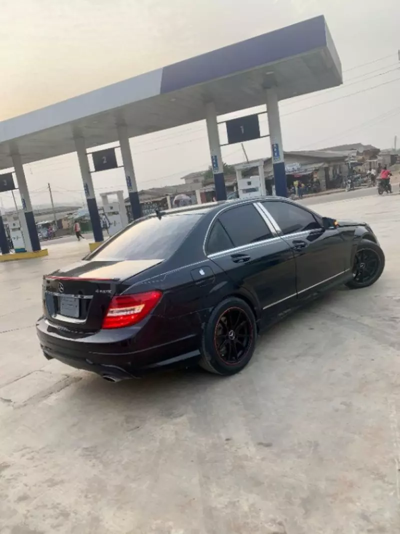 Mercedes-Benz C 350   - 2011