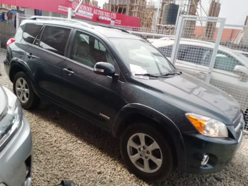 Toyota Rav4   - 2010