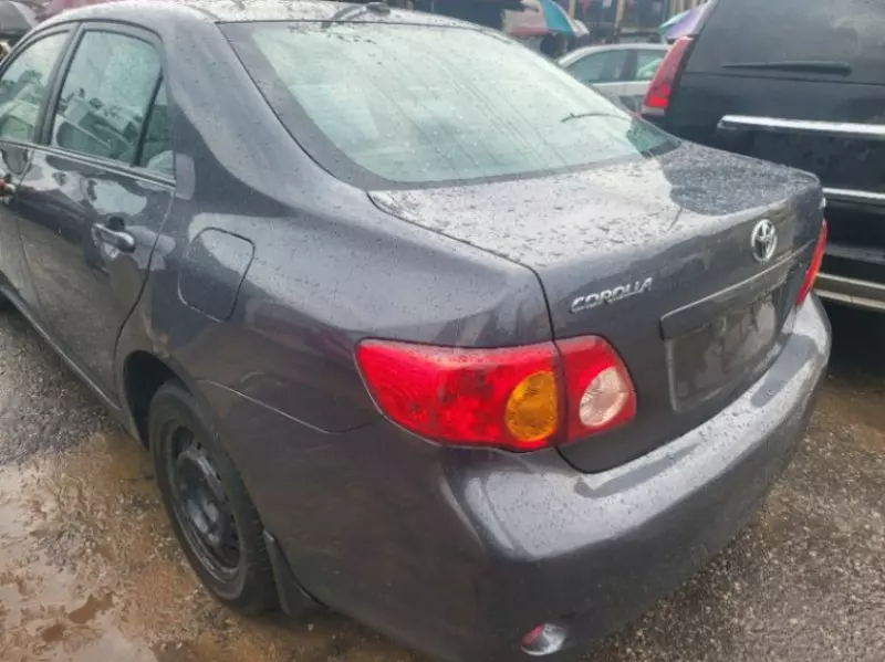 Toyota Corolla   - 2009