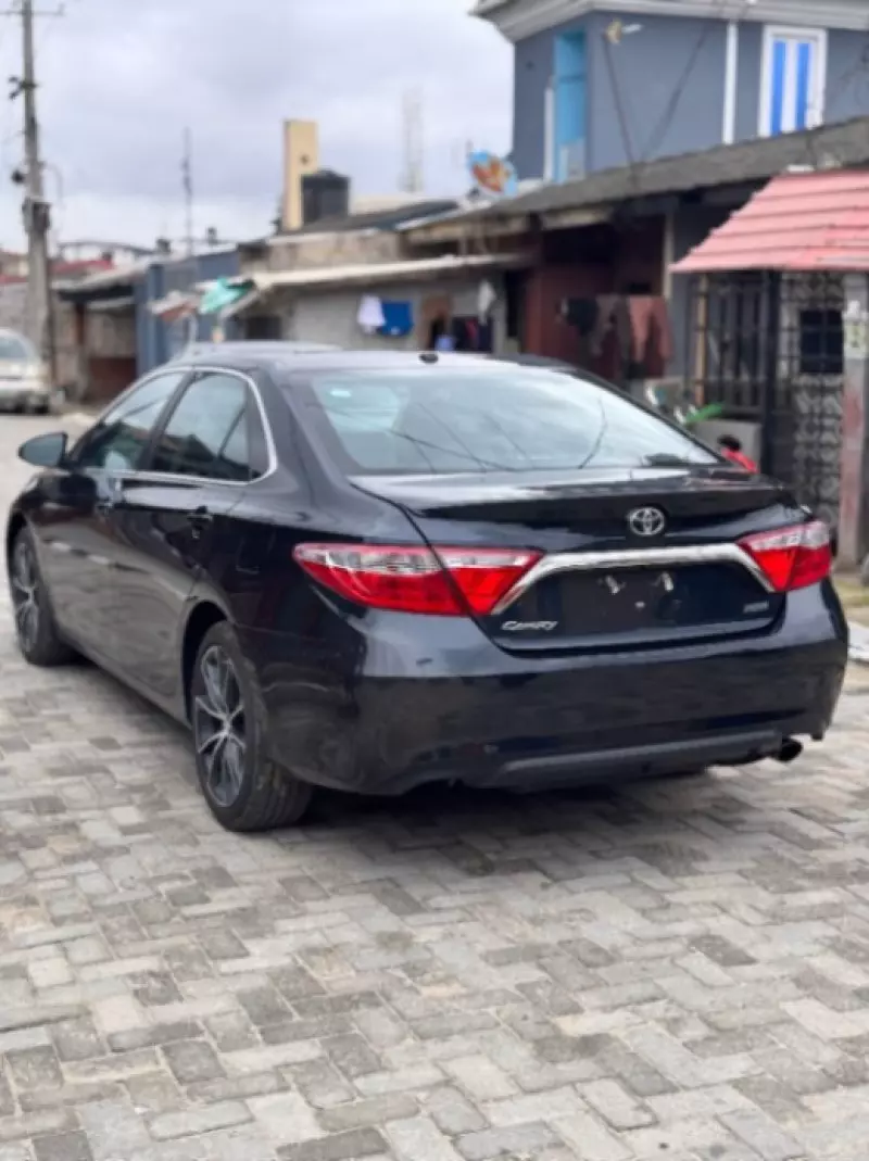 Toyota Camry   - 2016