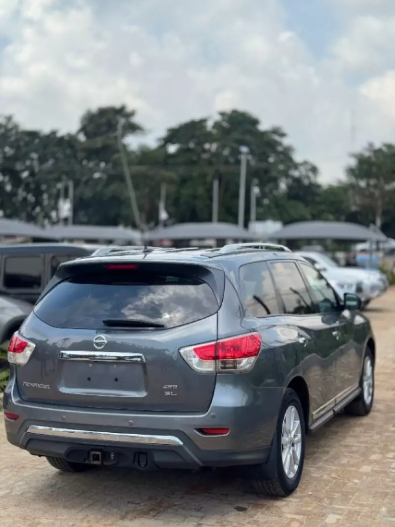 Nissan Pathfinder   - 2015