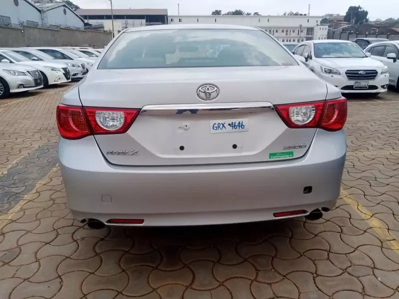 Toyota Mark X   - 2012