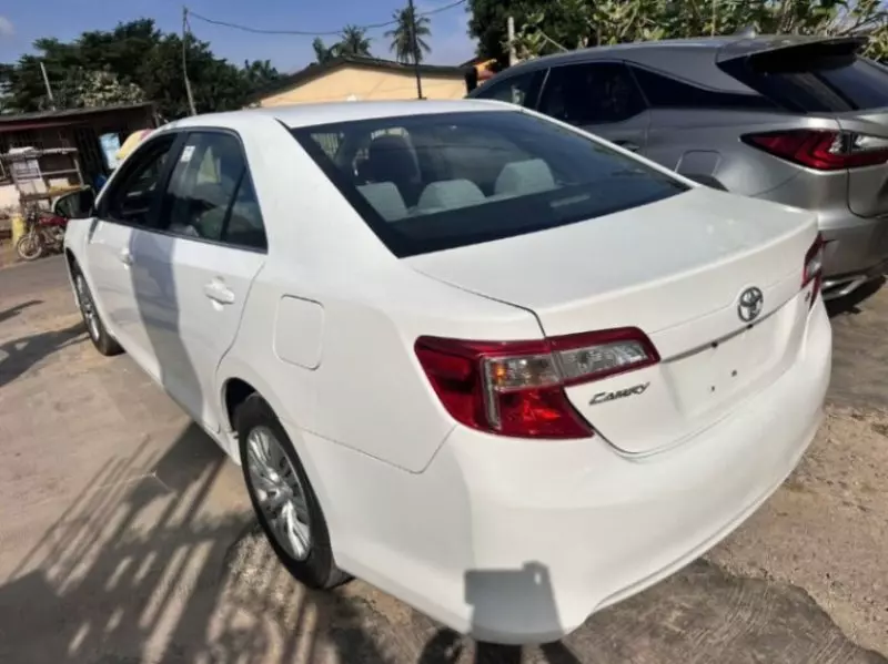 Toyota Camry   - 2013