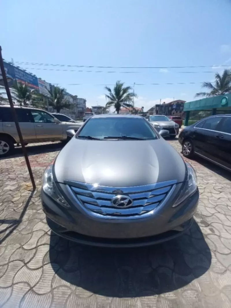 Hyundai Sonata   - 2013