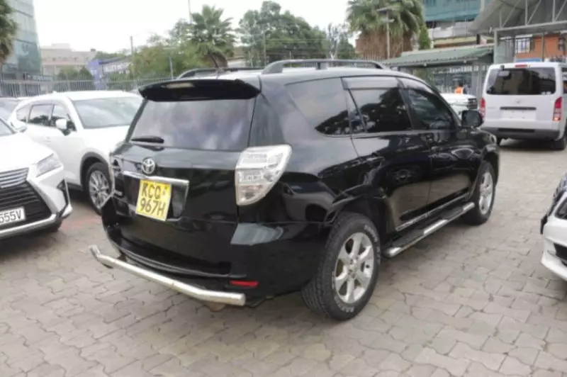 Toyota Vanguard    - 2011