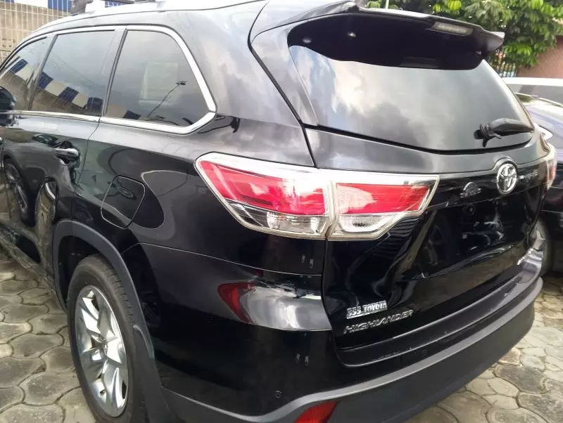 Toyota Highlander   - 2014