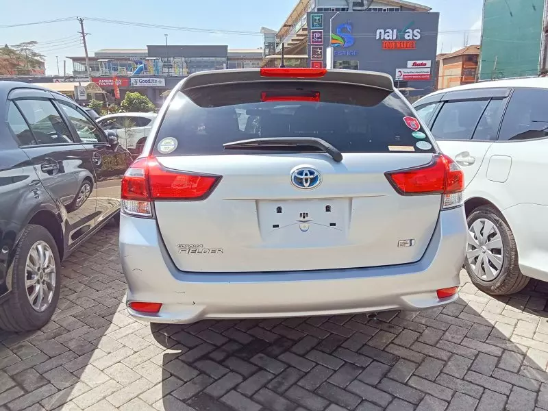 Toyota Fielder    - 2017
