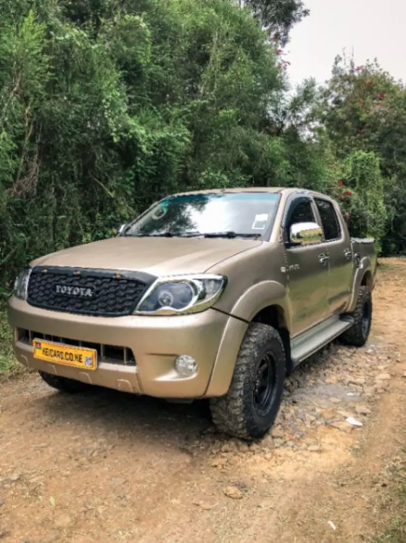 Toyota Hilux    - 2007