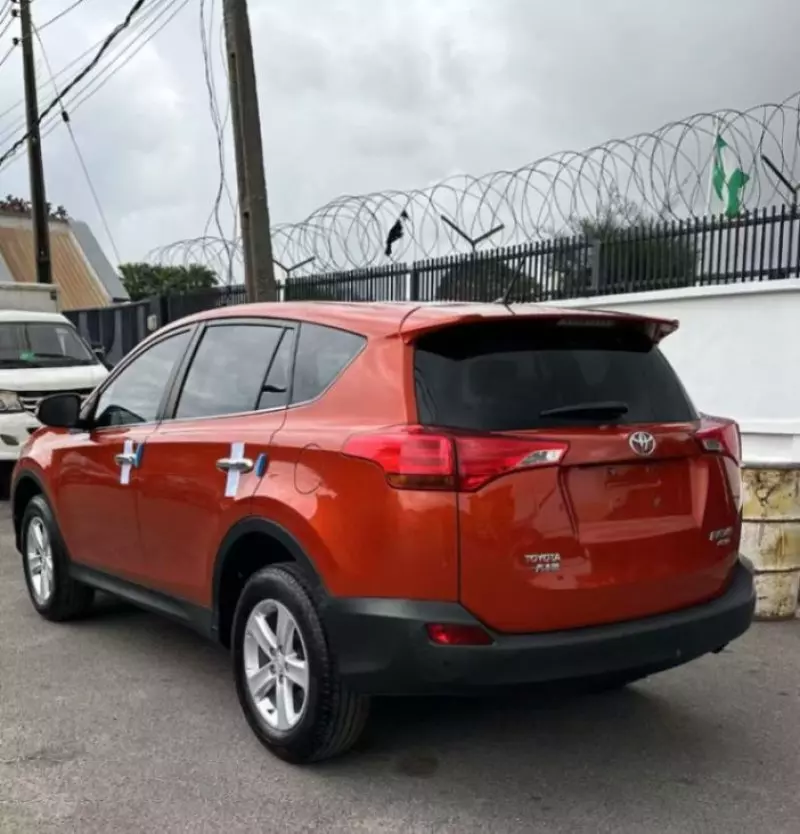 Toyota Rav4   - 2014