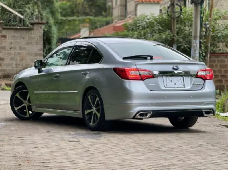 Subaru Legacy B4   - 2017
