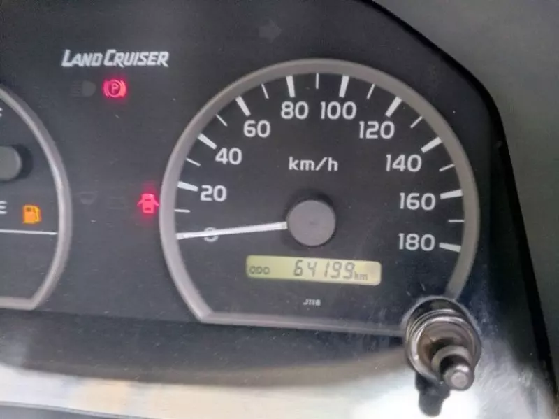 Toyota Land Cruiser 76 hard Top (9 Seater)   - 2014