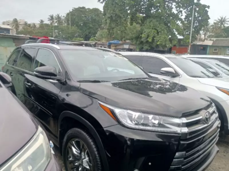 Toyota Highlander   - 2019