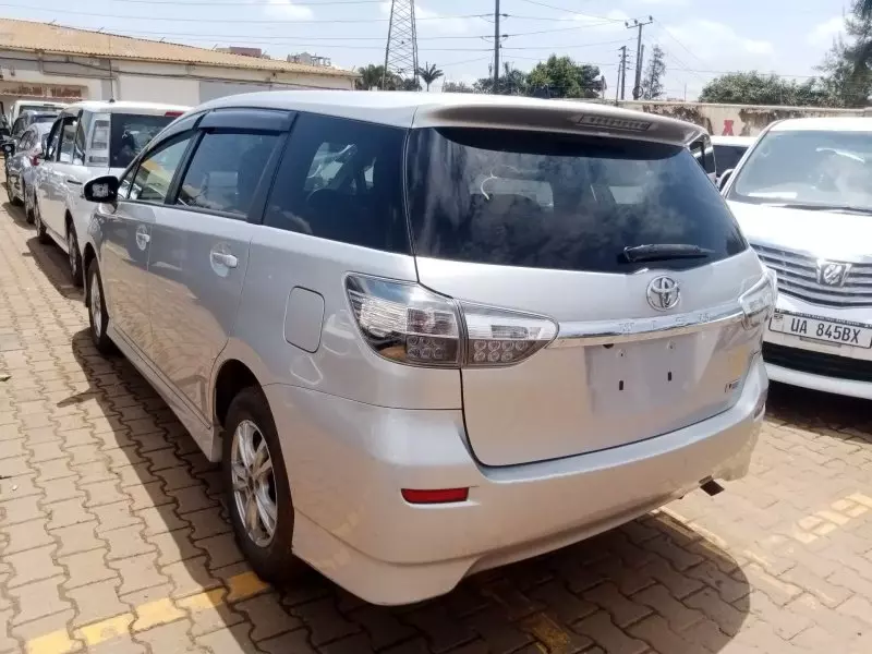 Toyota Wish   - 2012