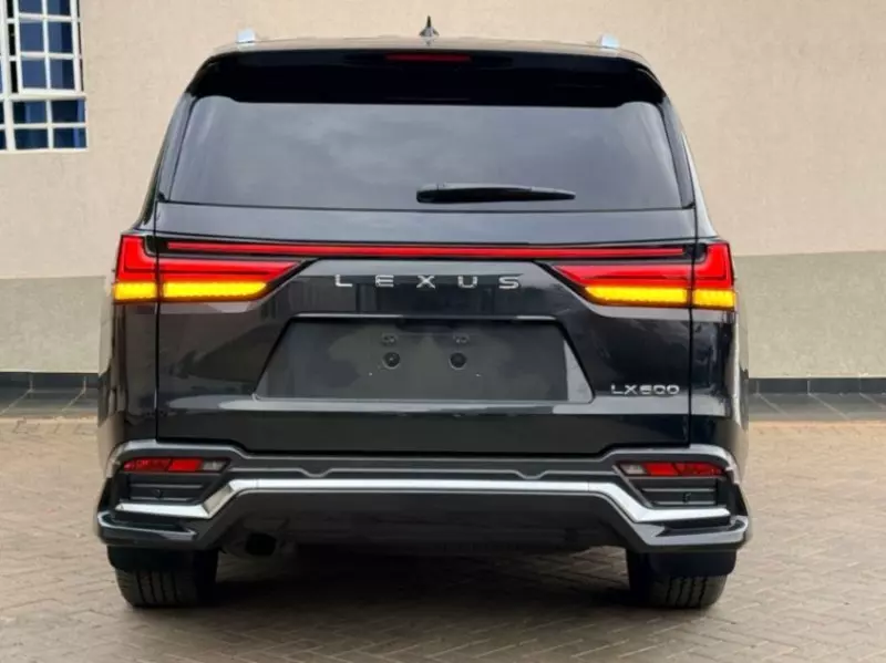 Lexus LX 600   - 2023