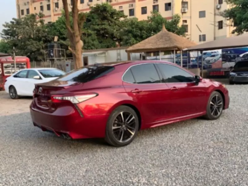 Toyota Camry   - 2018
