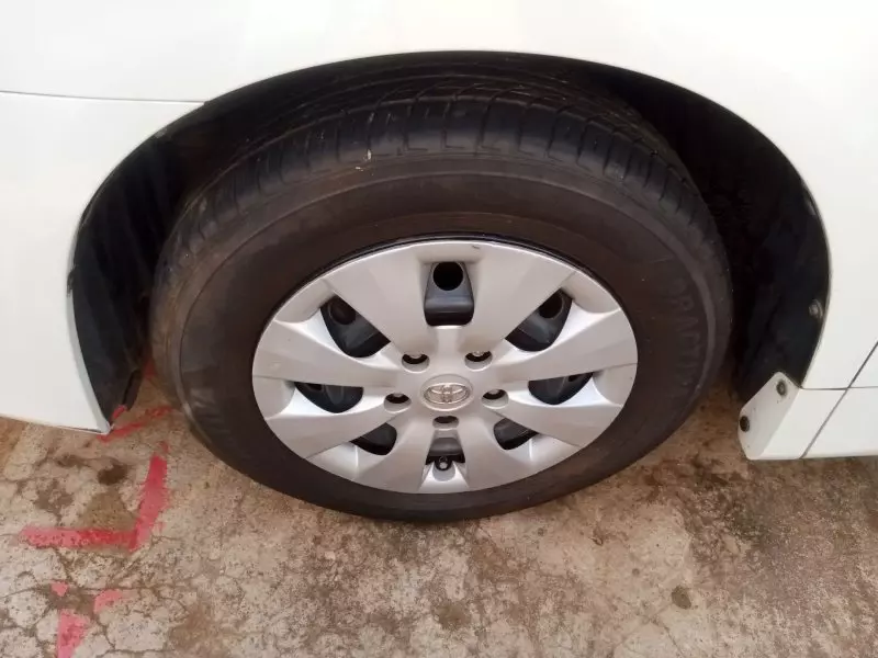 Toyota Noah   - 2011