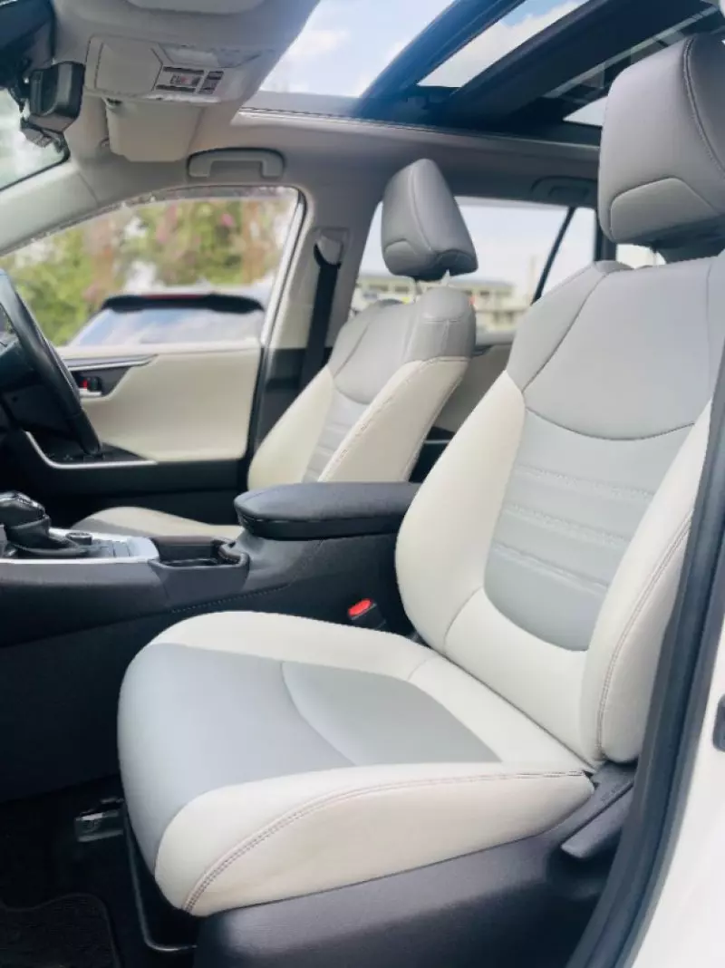 Toyota RAV 4   - 2019