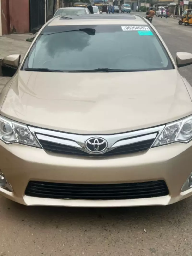 Toyota Camry   - 2012