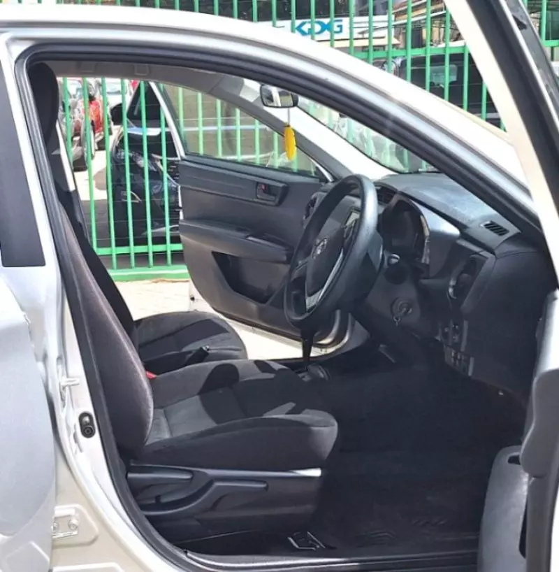 Toyota Axio    -