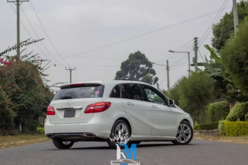 Mercedes-Benz B 180   - 2018